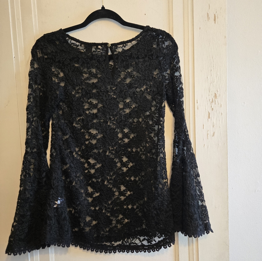 Bell sleeved black lace top - Picture 2 of 4